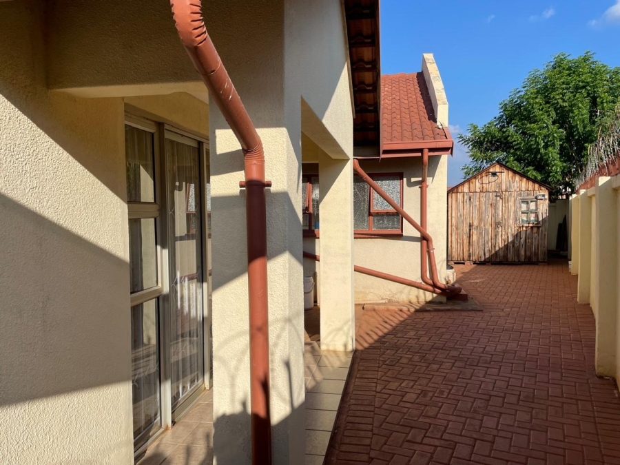 3 Bedroom Property for Sale in Tlhabane West North West